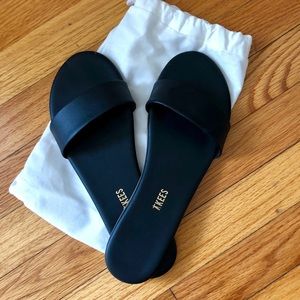 Tkees sandals